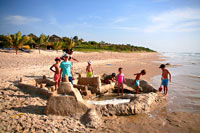 Châteaux de sable à la plage